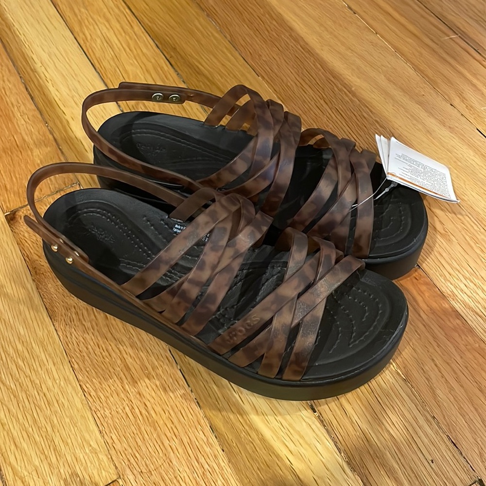 Crocs NWT  wedge strap shoes - tortoise shell with black bottoms